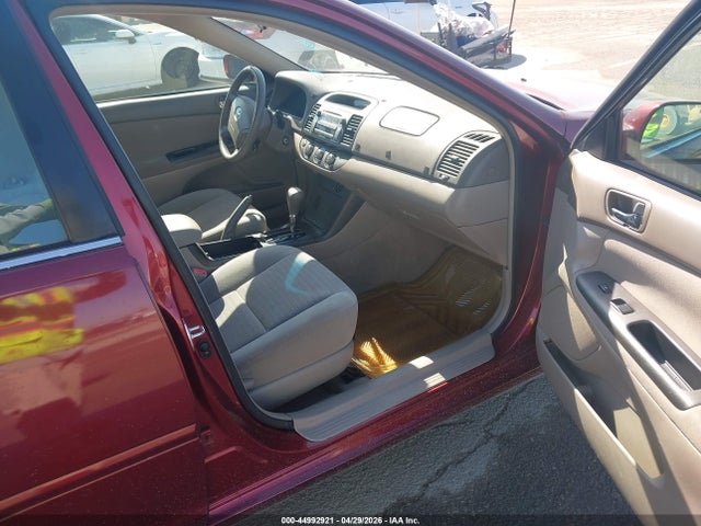 Toyota Camry Le V6
