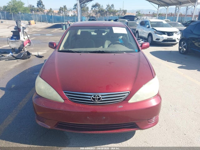 Toyota Camry Le V6