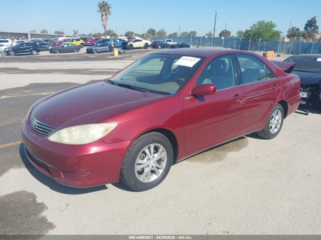Toyota Camry Le V6