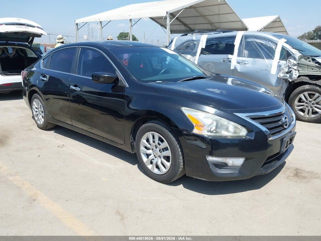 Salvage Nissan Altima Image