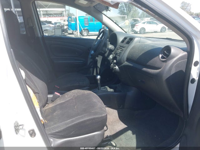 Nissan Versa 1.6 S+