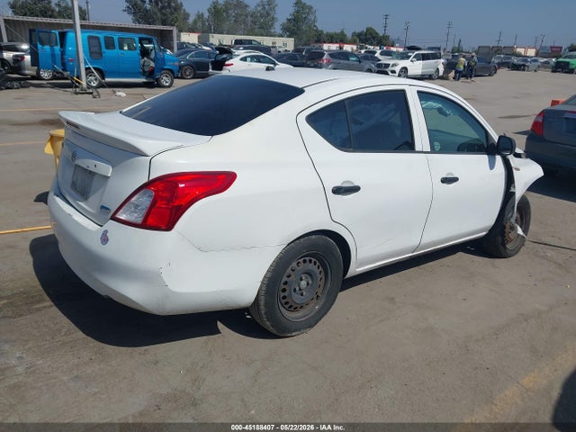 Nissan Versa 1.6 S+
