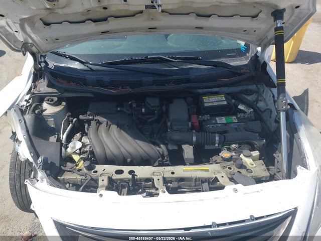 Nissan Versa 1.6 S+