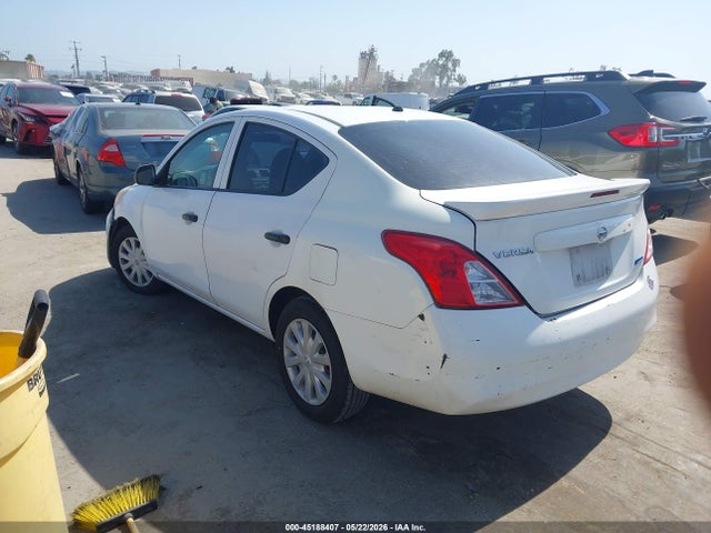 Nissan Versa 1.6 S+