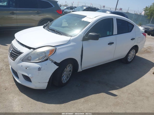 Nissan Versa 1.6 S+