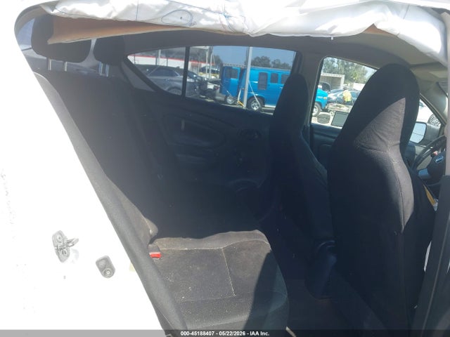 Nissan Versa 1.6 S+