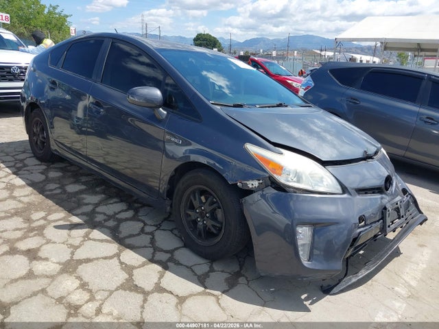 Salvage Toyota Prius Image
