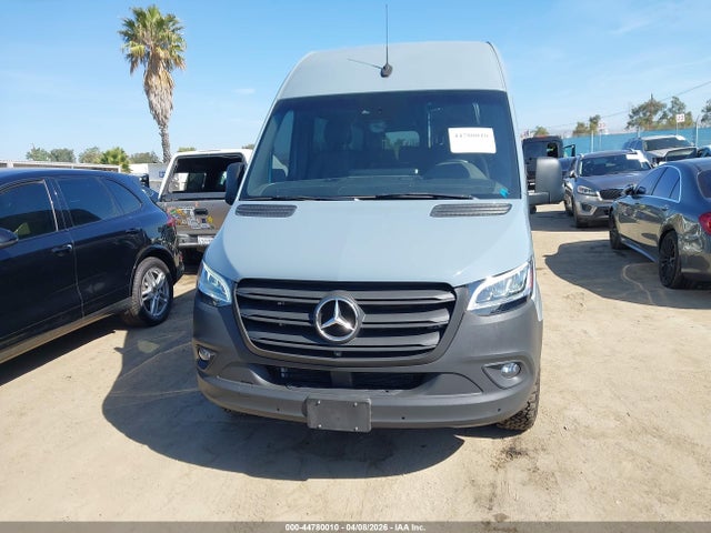 Mercedes-Benz Sprinter 2500 Standard Roof 4-cyl Diesel
