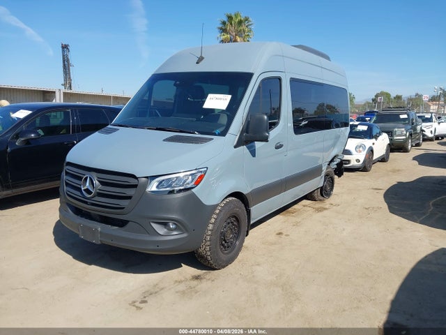 Mercedes-Benz Sprinter 2500 Standard Roof 4-cyl Diesel