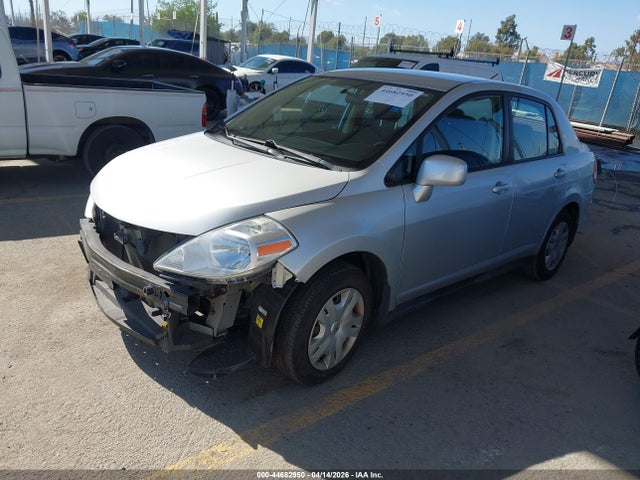 Nissan Versa 1.8s