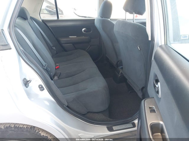 Nissan Versa 1.8s