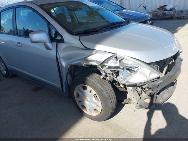 Nissan Versa 1.8s