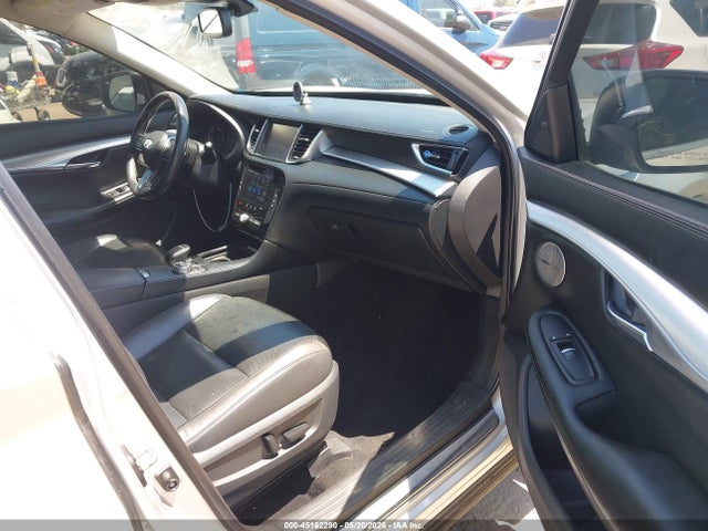 INFINITI Qx Essential