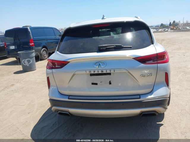 INFINITI Qx Essential