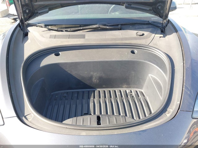 Tesla Model 3 Standard Range Plus Rear-wheel Drive