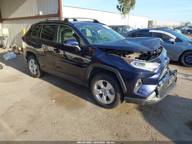 Salvage Toyota RAV4 Image