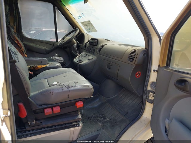 Dodge Sprinter Van 2500