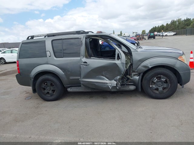 Nissan Pathfinder Se