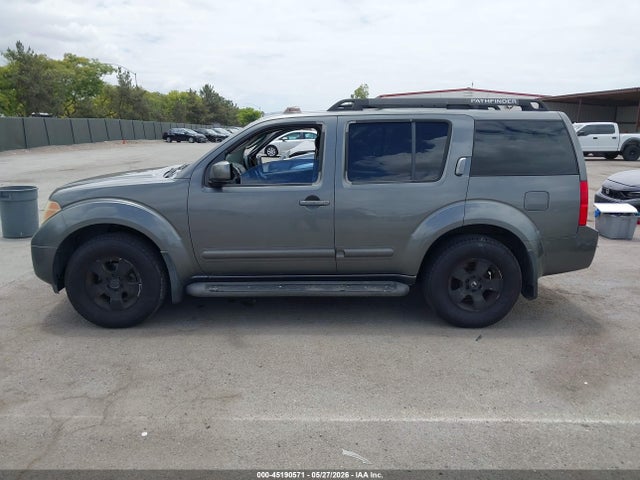Nissan Pathfinder Se