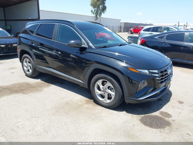 Salvage Hyundai TUCSON Image