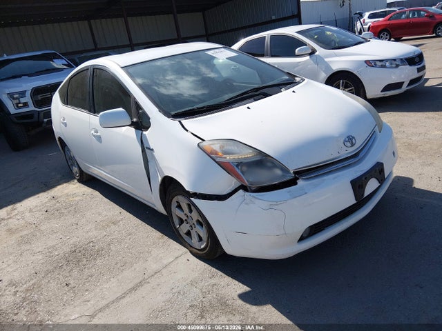 Salvage Toyota Prius Image