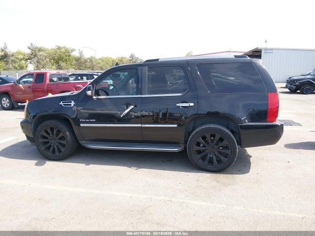 Cadillac Escalade Standard