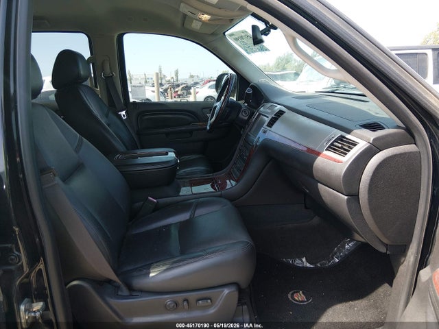 Cadillac Escalade Standard