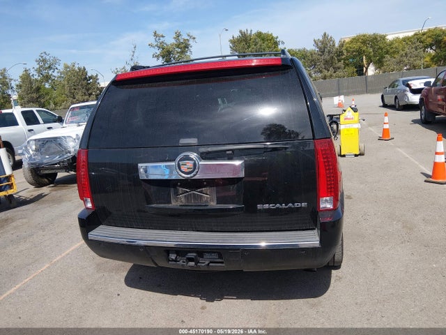 Cadillac Escalade Standard