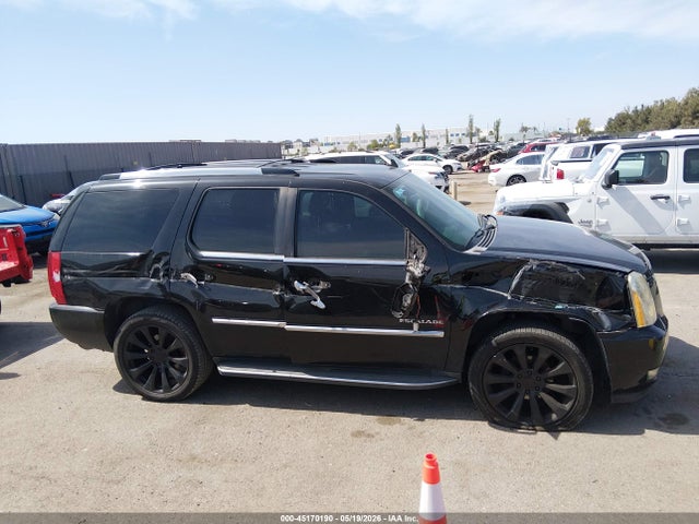 Cadillac Escalade Standard