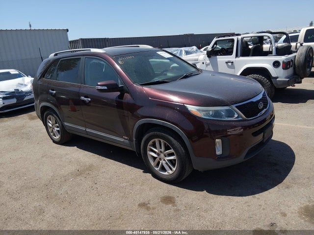 Salvage Kia Sorento Image