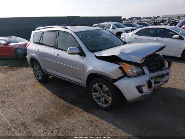 Salvage Toyota RAV4 Image