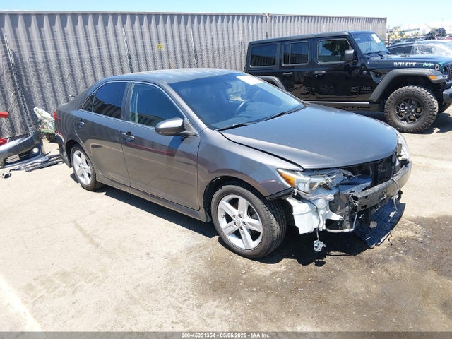 Salvage Toyota Camry Image