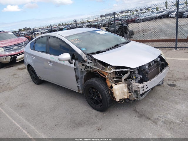 Salvage Toyota Prius Image