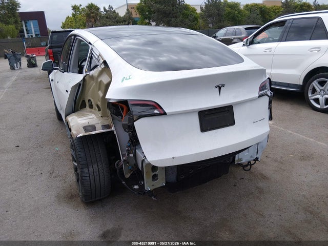 Tesla Model Y Long Range Dual Motor All-wheel Drive