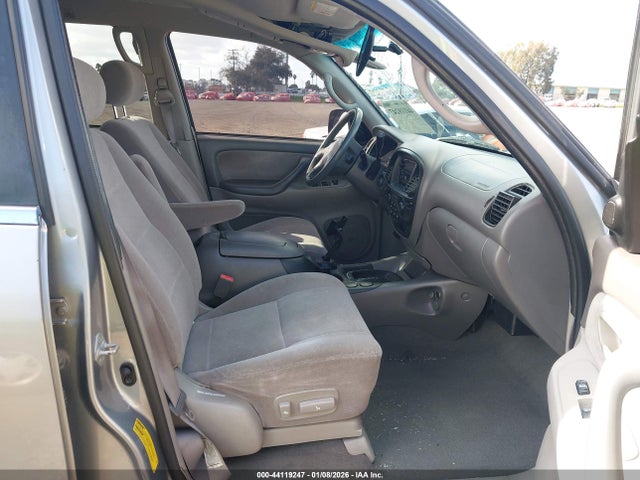 Toyota Sequoia Sr5 V8