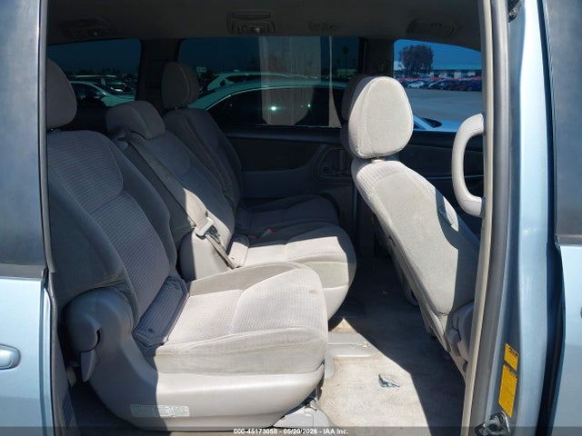 Toyota Sienna Le