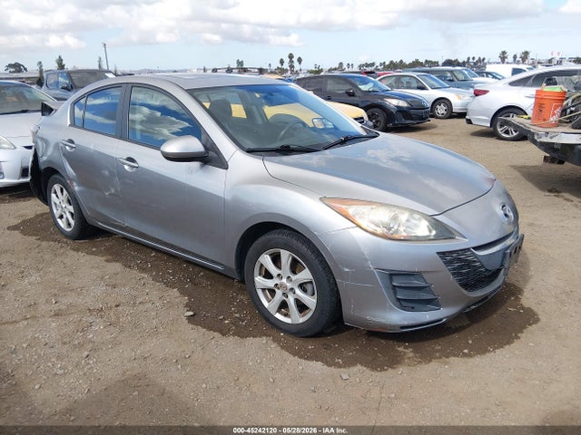 Salvage Mazda Mazda3 Image