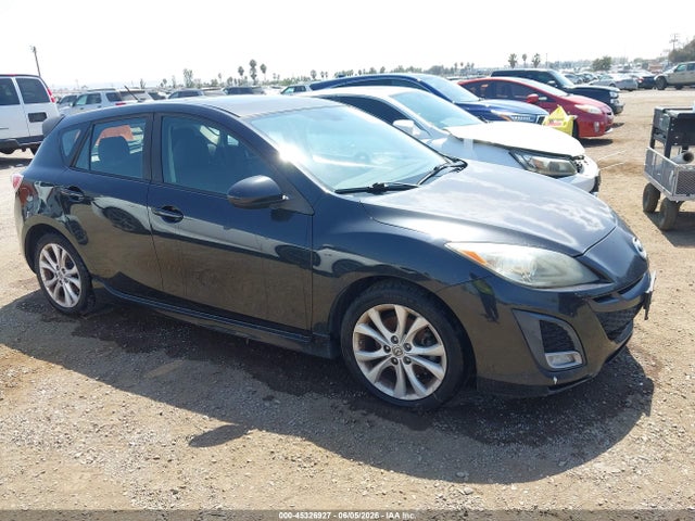 Salvage Mazda Mazda3 Image