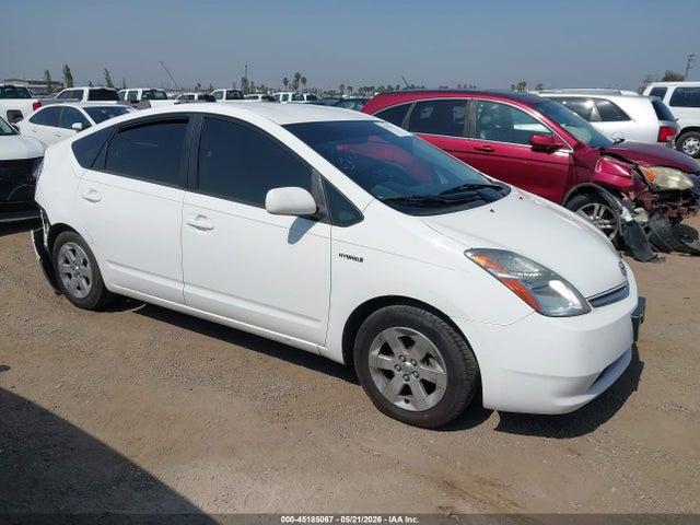 Salvage Toyota Prius Image