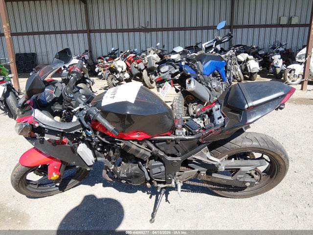 Kawasaki Ex300 B