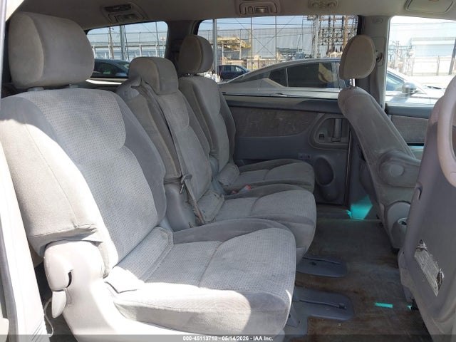 Toyota Sienna Le