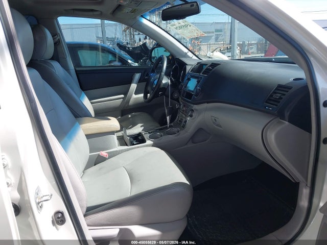 Toyota Highlander Se V6