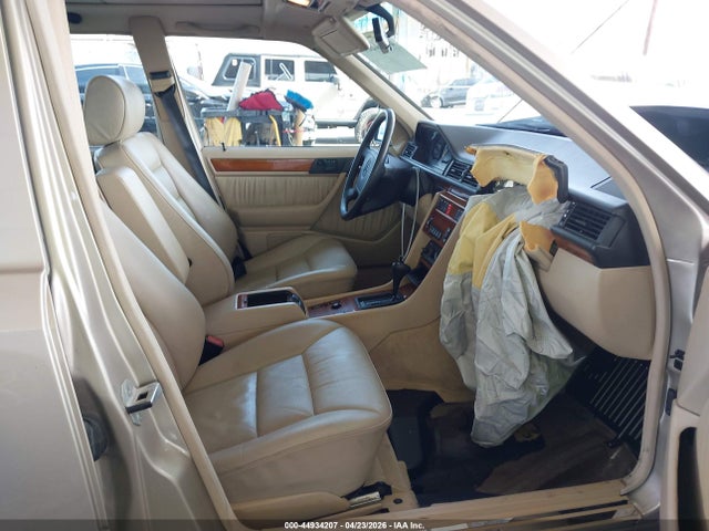 Mercedes-Benz E-Class 320