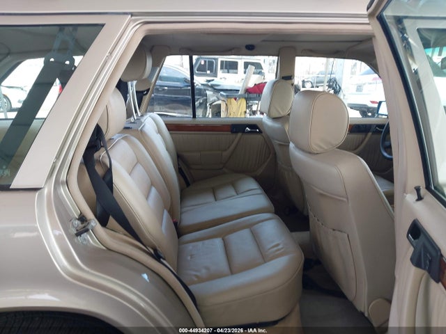 Mercedes-Benz E-Class 320