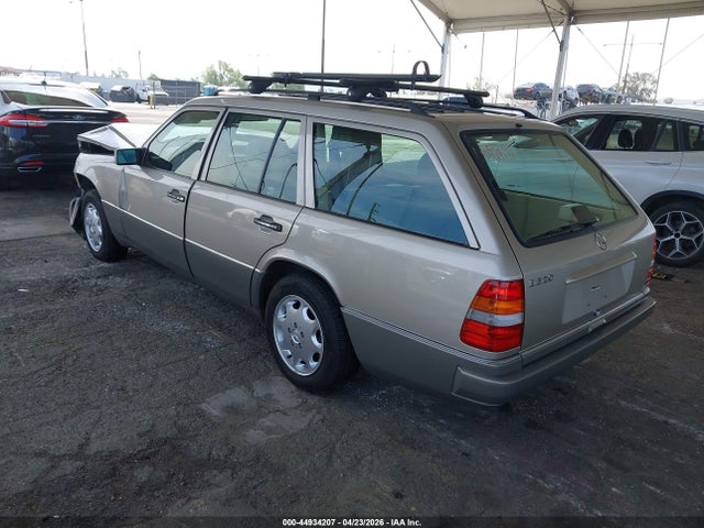 Mercedes-Benz E-Class 320