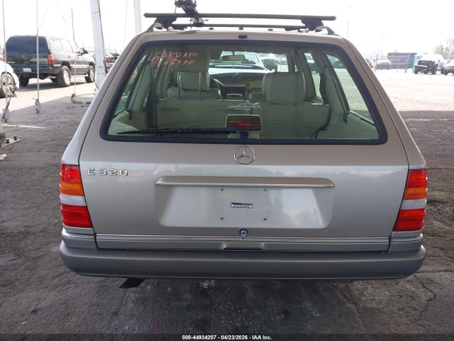 Mercedes-Benz E-Class 320