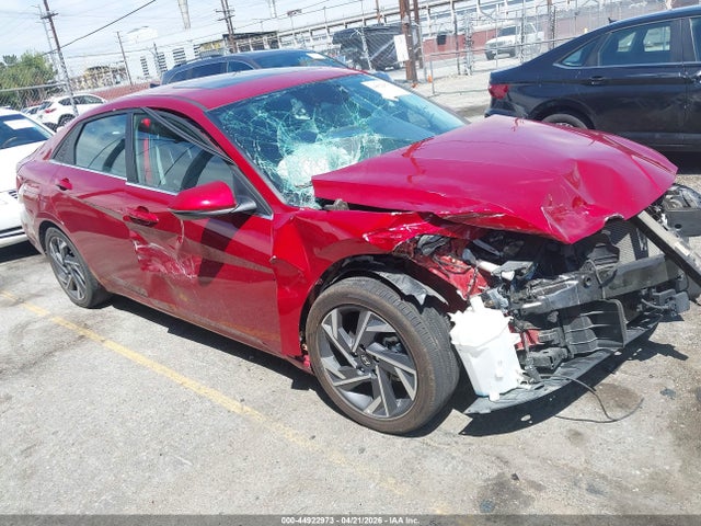 Salvage Hyundai ELANTRA Image