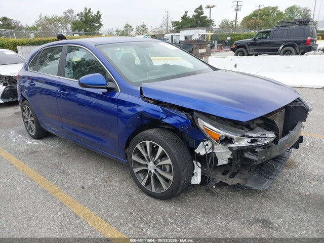 Salvage Hyundai ELANTRA Image