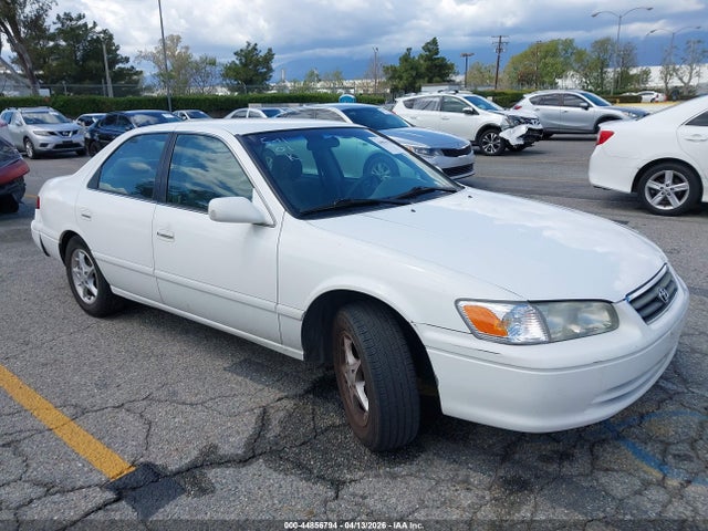 Salvage Toyota Camry Image