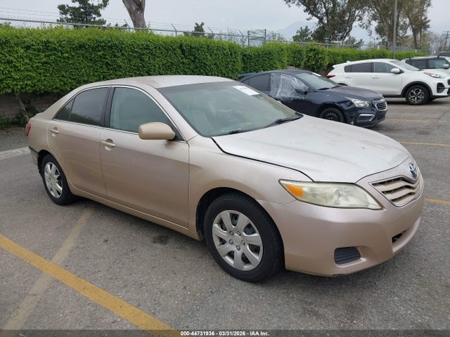 Salvage Toyota Camry Image